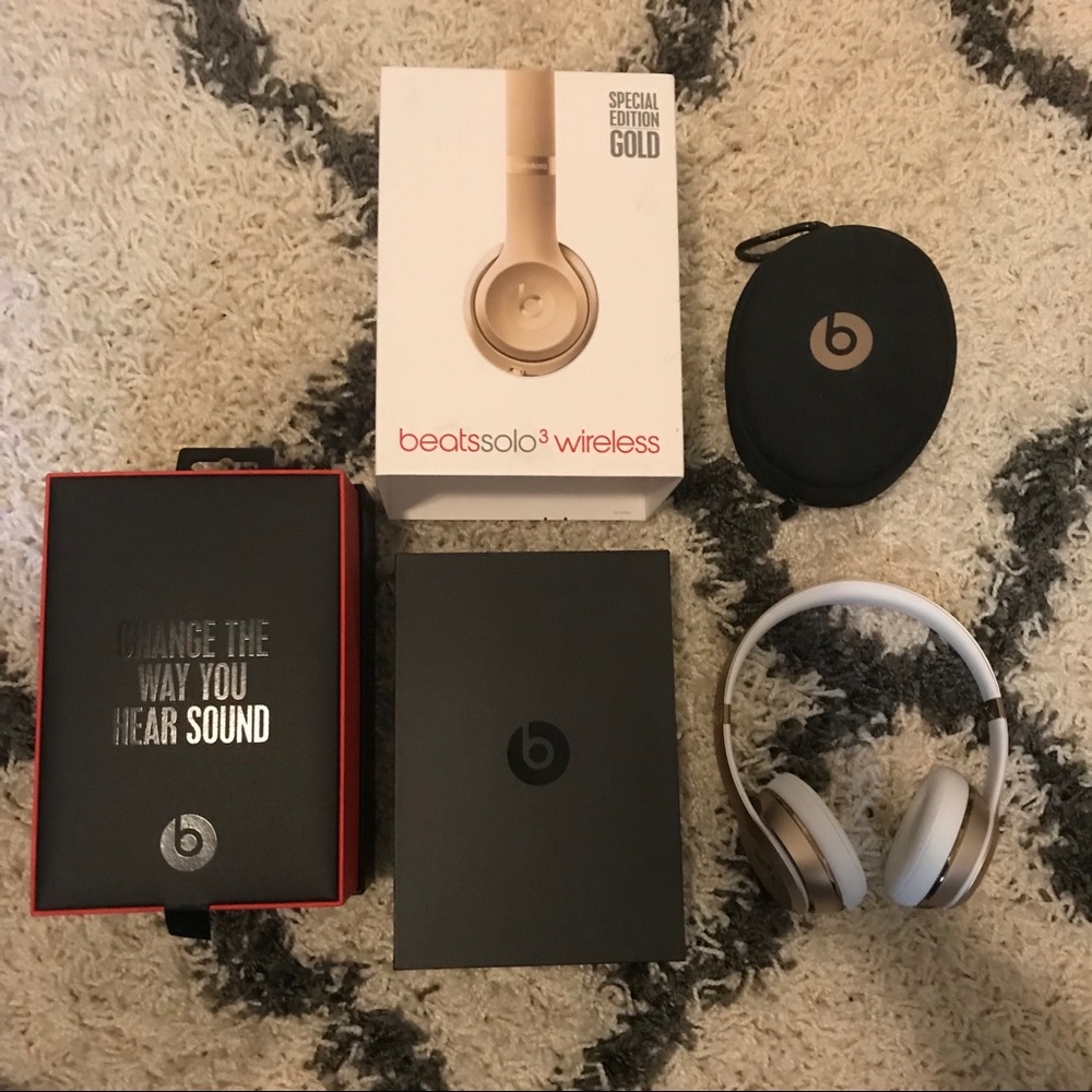 Beats Solo 3 Wireless Headphones Gold Edition